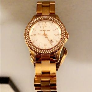 Michael Kors Watch. Rose Gold